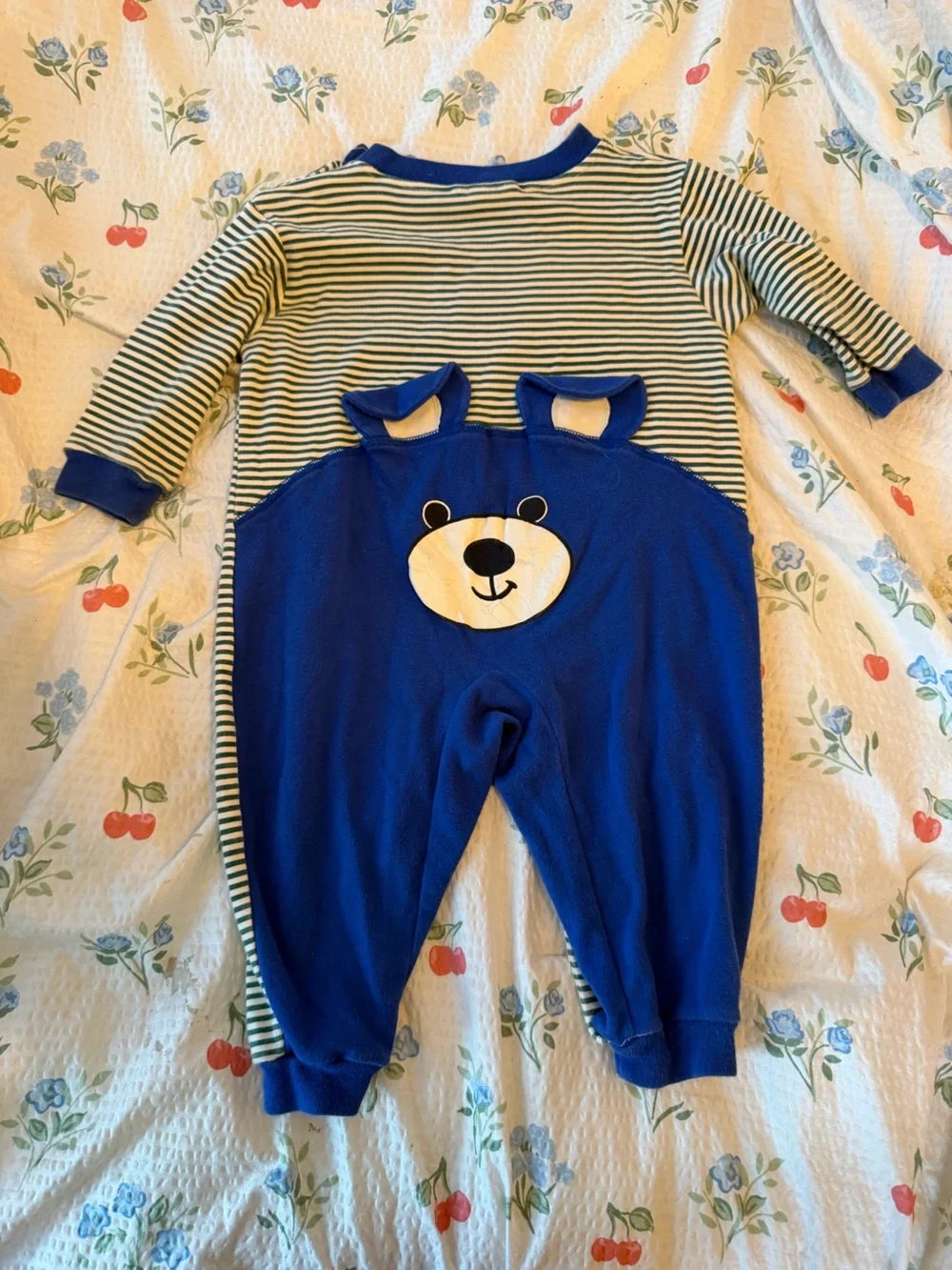 Vintage bear onesie with cute booty